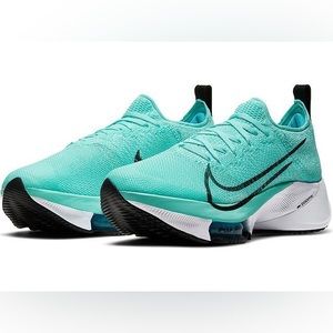 Nike Air Zoom Tempo Next% Flyknit